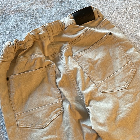 Khaki shorts - Picture 3 of 3